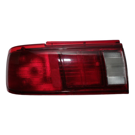 Faro Posterior IZQ Nissan Sunny Sentra B13 GA16DNE 2005-2017 Depo