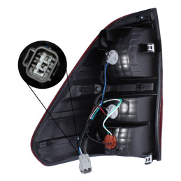 Faro Posterior DER HILUX 2400 2800 2GDFTV GUN125 GUN135 GUN126 2016-2023